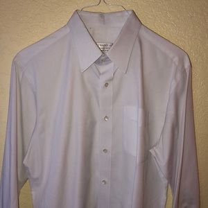 Men’s collared white dress shirt